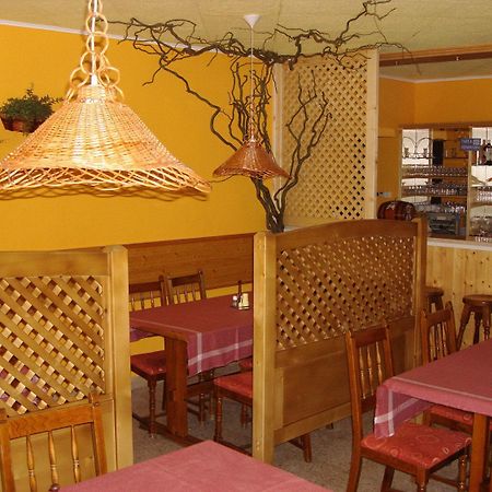 Kis-Duna Motel&Camping Mosonmagyarovar Bagian luar foto